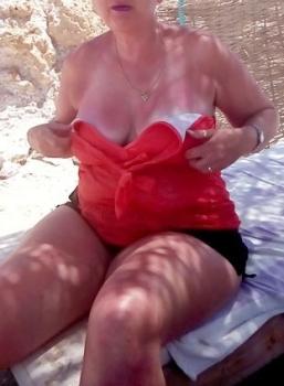 Herren m.sehr großem  Schwanz f. Dreiloch-Dame m.obszönem Geil Arsch